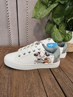 Disney Mickey And Friends Sneaker White and Green